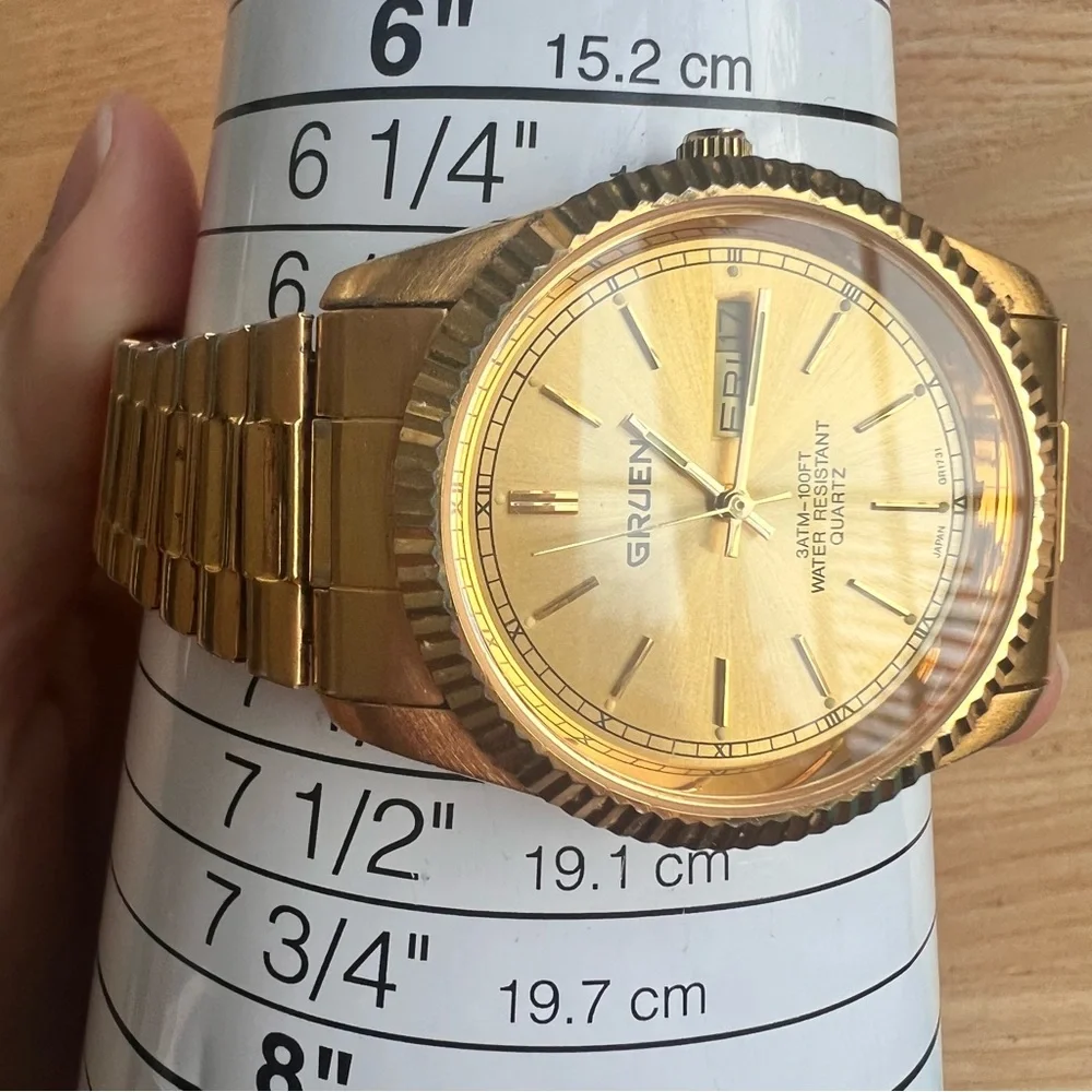 Gruen mens gold tone expansion band watch NEW BATTERY